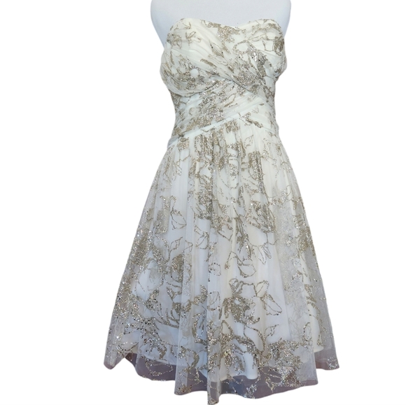 Hailey For Adrianna Papell Cream and Gold Strapless Formal Dress Size 4 - Picture 2 of 7